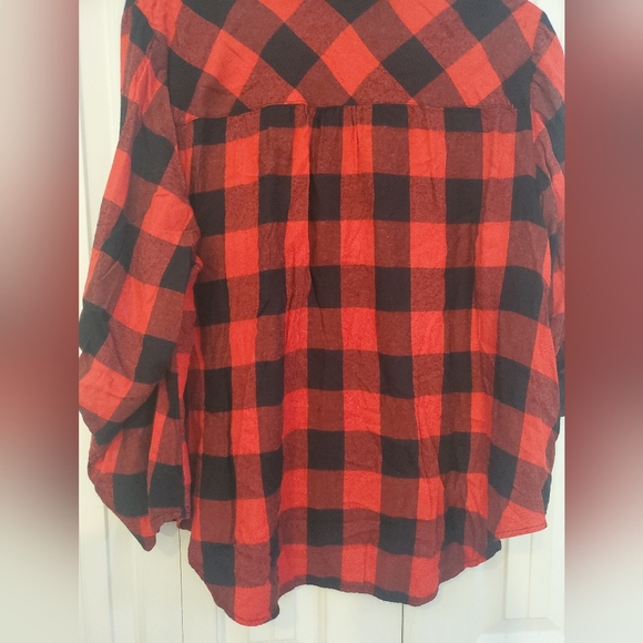 Button down top🍒 - Picture 11 of 11